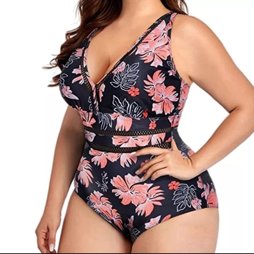 Plus Size Floral V-Neck One-Piece Swimsuit in Pink and Black